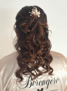 coiffure mariage beauty chris demoiselle d honneur cheveux bouclés
